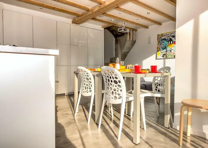 The Tiny House * Honfleur